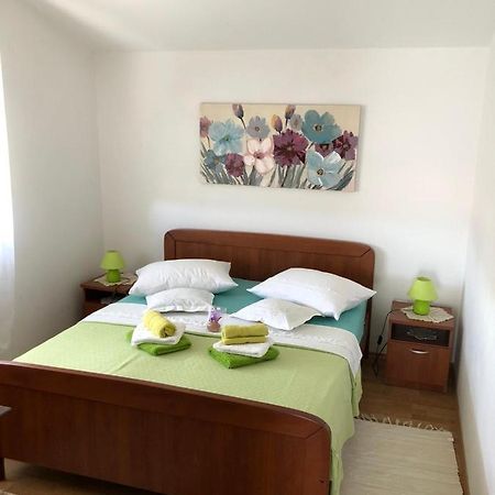 Apartments Rajcic Kaštela Екстериор снимка